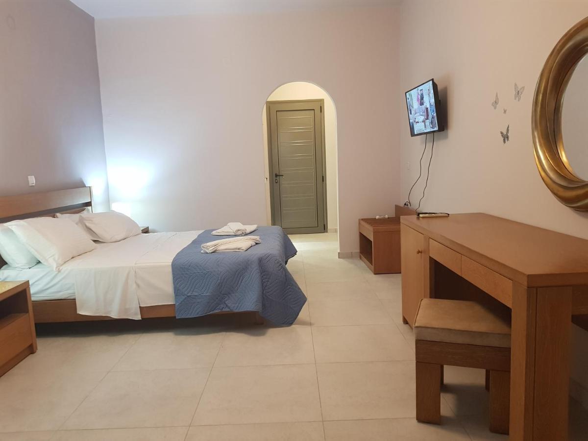 Dioni Hotel Adelianos Kampos Exteriör bild