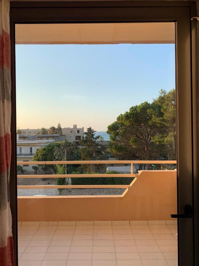 Dioni Hotel Adelianos Kampos Exteriör bild