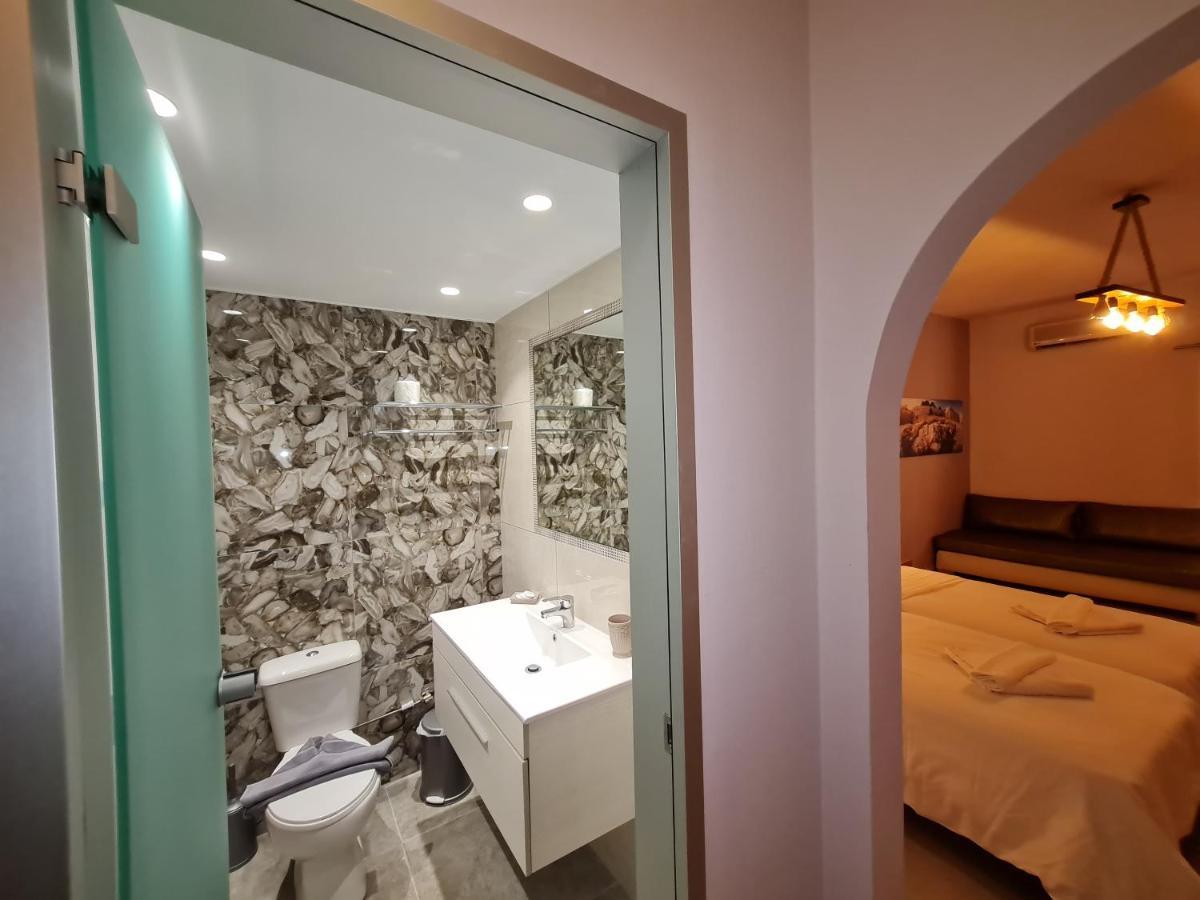 Dioni Hotel Adelianos Kampos Exteriör bild
