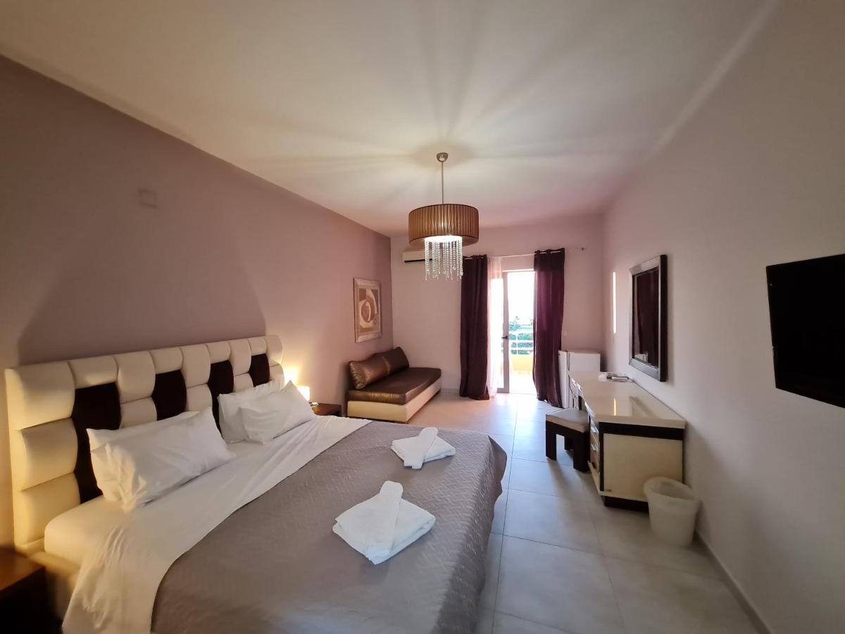 Dioni Hotel Adelianos Kampos Exteriör bild