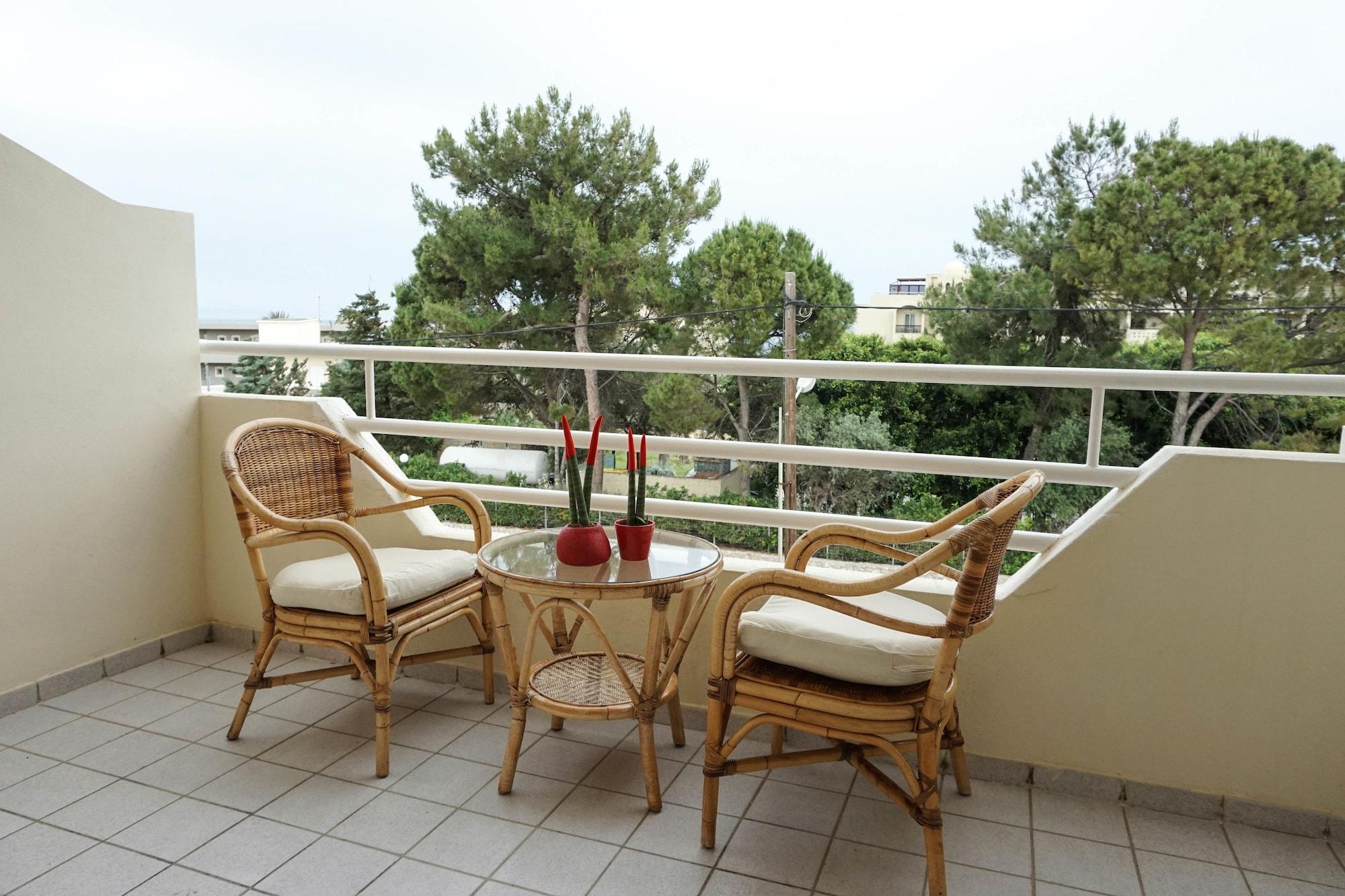 Dioni Hotel Adelianos Kampos Exteriör bild