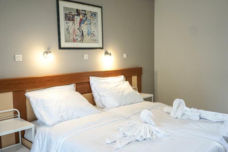 Dioni Hotel Adelianos Kampos Exteriör bild