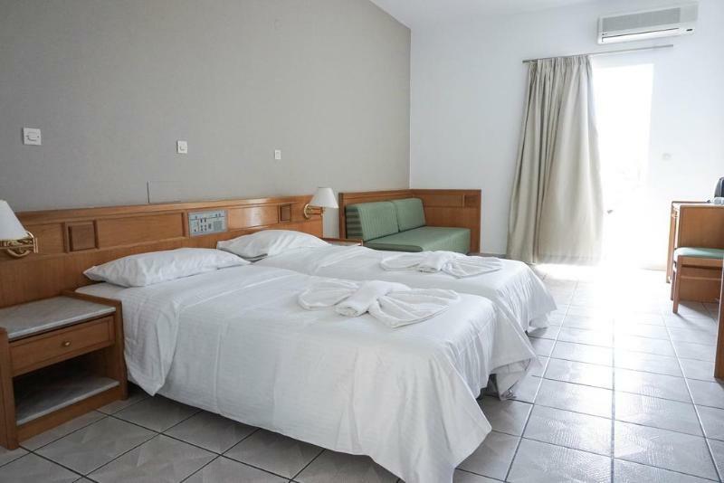 Dioni Hotel Adelianos Kampos Exteriör bild