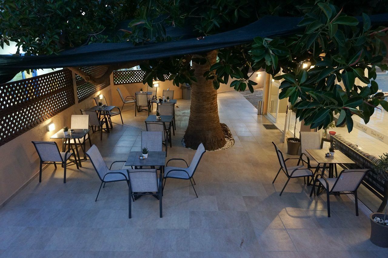 Dioni Hotel Adelianos Kampos Exteriör bild