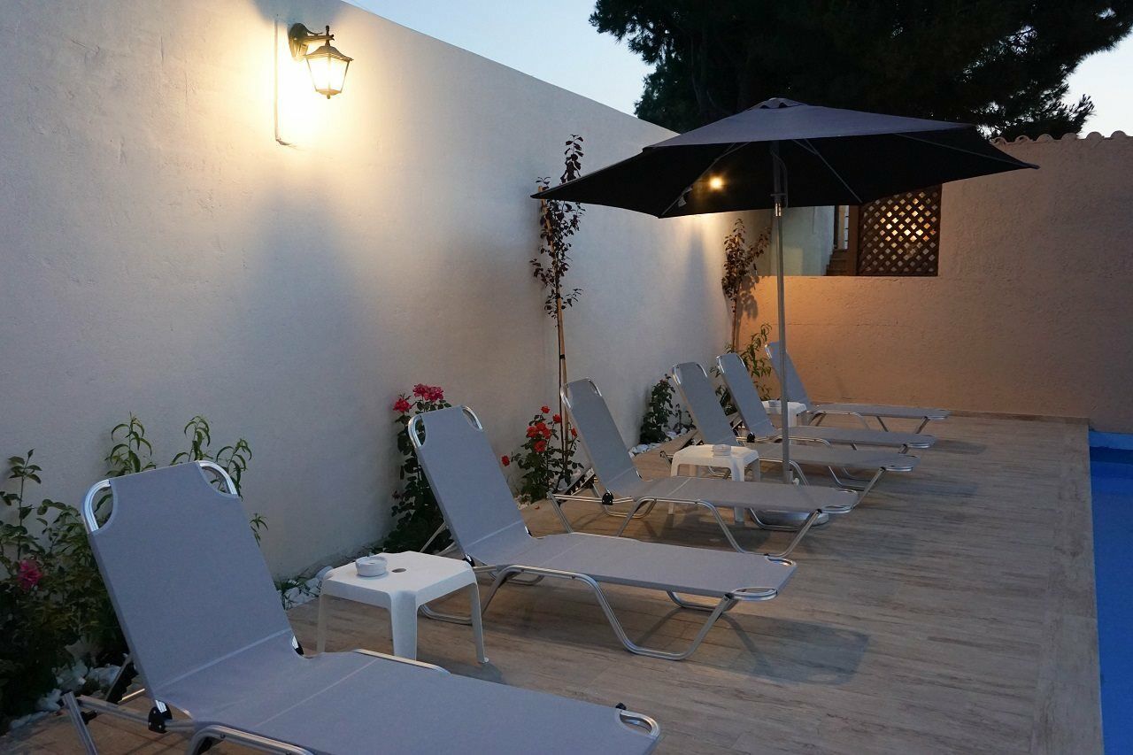 Dioni Hotel Adelianos Kampos Exteriör bild