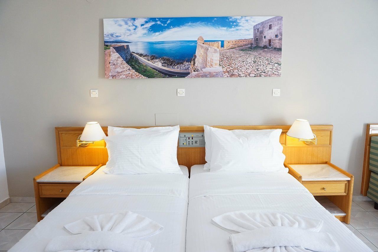 Dioni Hotel Adelianos Kampos Exteriör bild